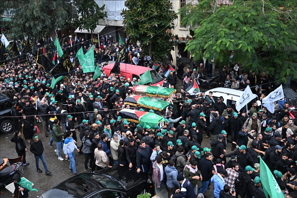 Hamas yöneticisi Aruri, Beyrut'ta binlerce kişi tarafından son yolculuğuna uğurlandı