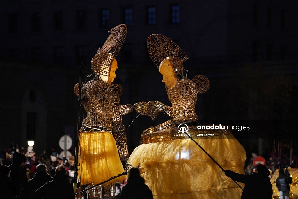 В Мадриде прошел традиционный детский праздник - «Кавалькада Трех Королей»