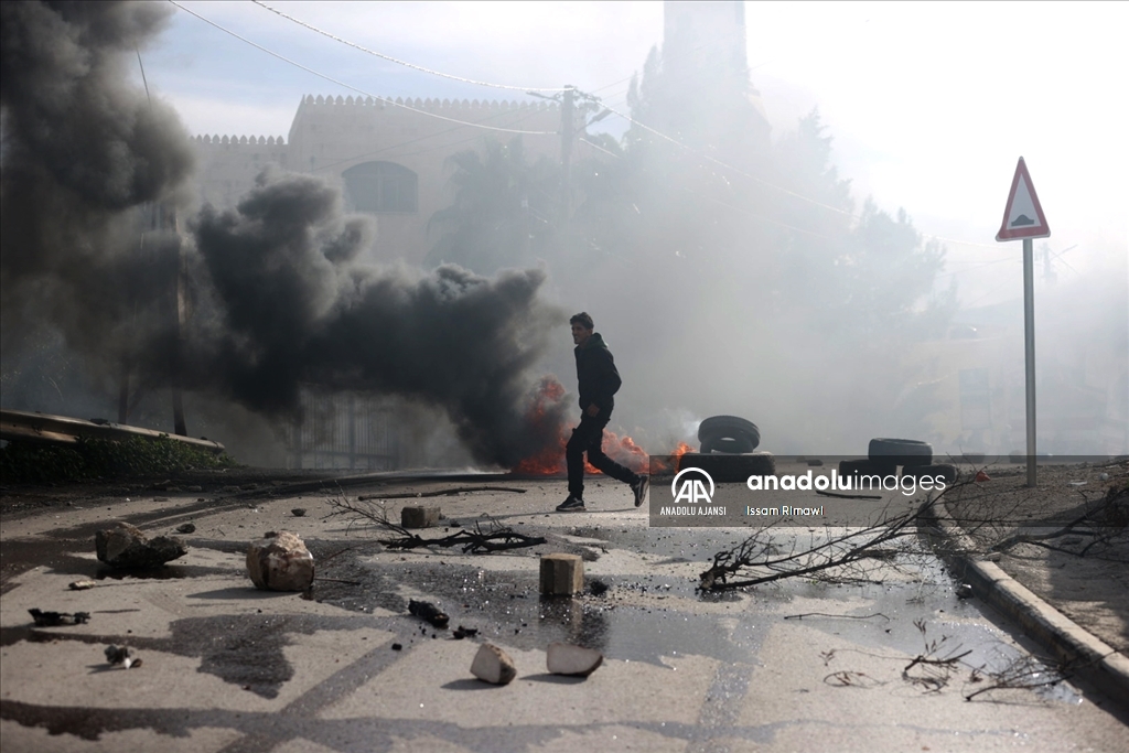 İsrail güçleri, Batı Şeria'daki El-Faria Mülteci Kampı'na baskın düzenledi