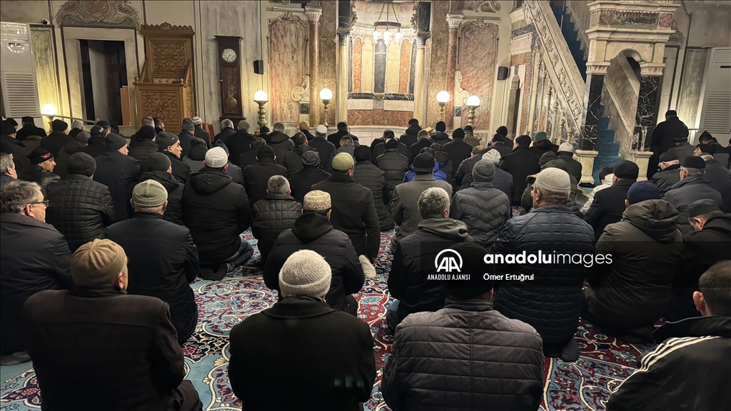 Yozgat'ta şehitler için sabah namazında dua edildi
