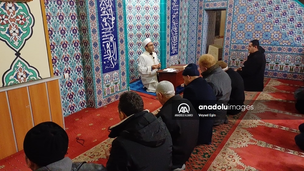Muş'ta şehitler için sabah namazında dua edildi