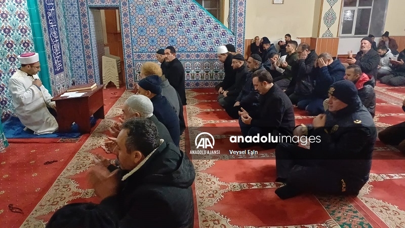 Muş'ta şehitler için sabah namazında dua edildi