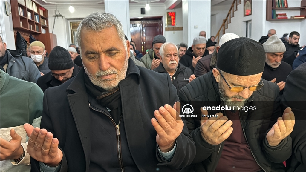 Kırklareli'nde şehitler için sabah namazında dua edildi