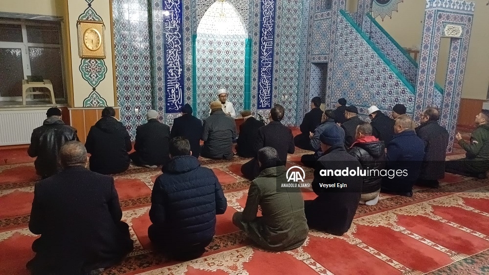Muş'ta şehitler için sabah namazında dua edildi