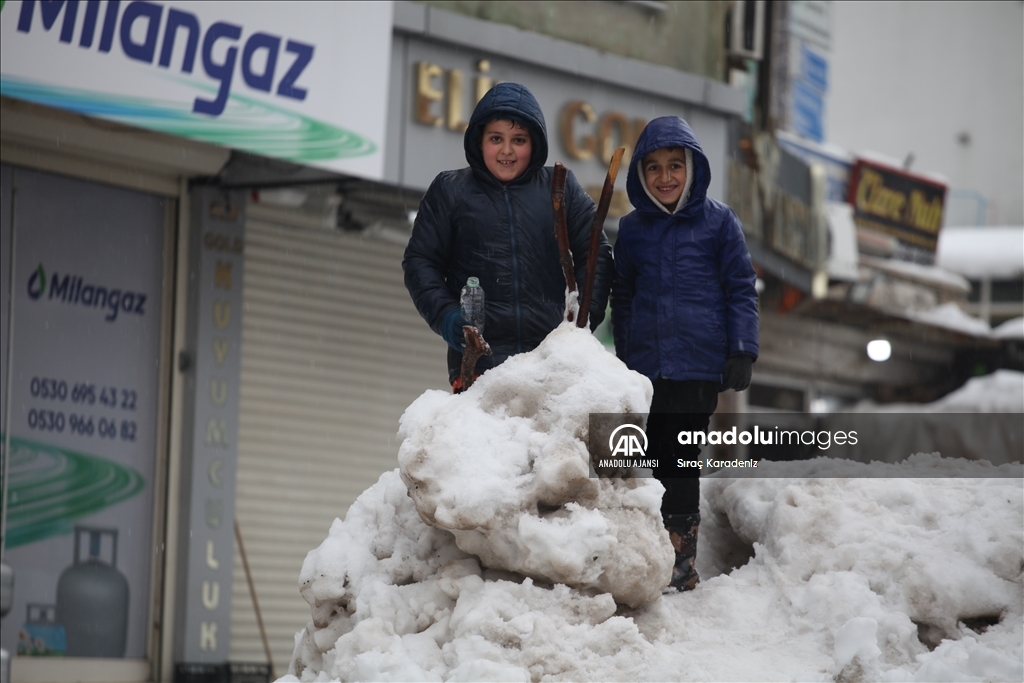 Van, Hakkari, Bitlis ve Muş'ta 1144 yerleşim birimine ulaşım sağlanamıyor