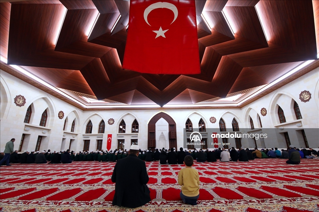 Malatya'da şehitler için sabah namazında dua edildi