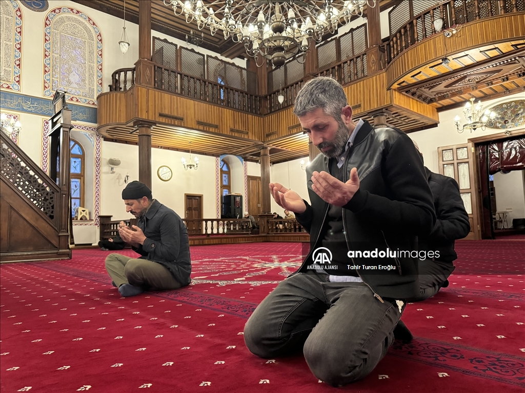 Kocaeli'de şehitler için sabah namazında dua edildi
