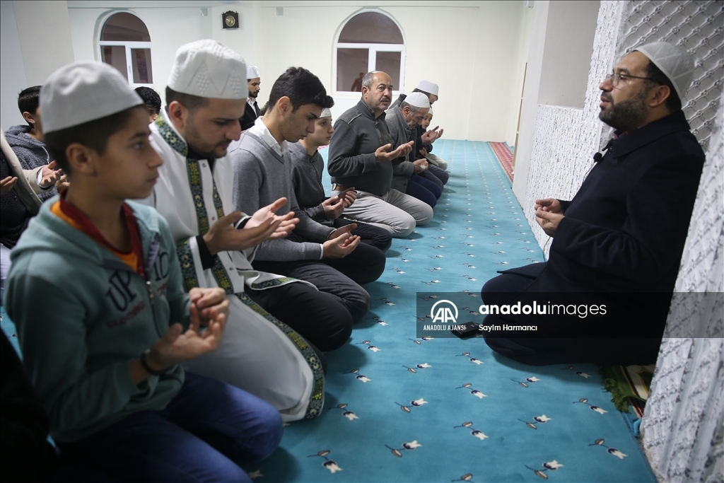 Hakkari'de şehitler için dua edildi