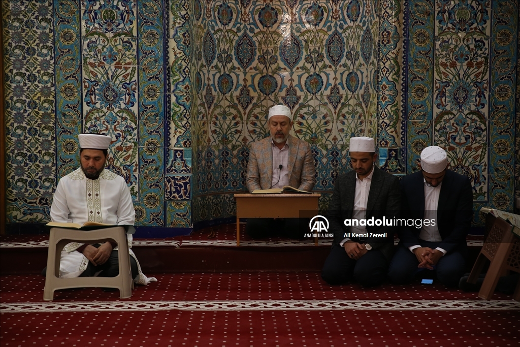 Hatay'da sabah namazında şehitler için dua edildi