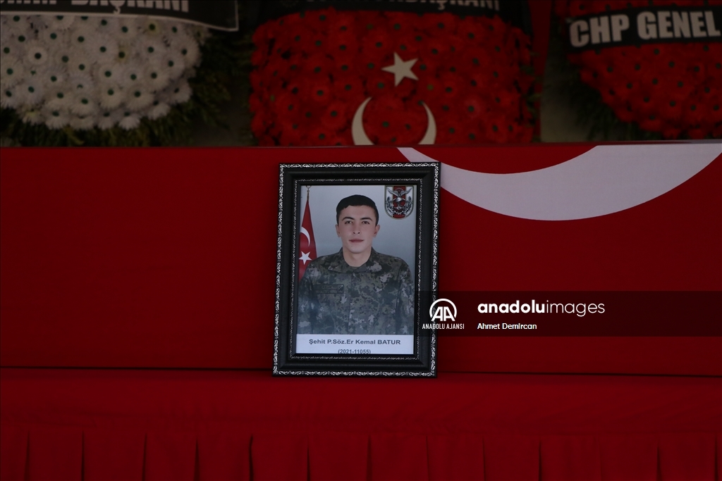 Şehit Sözleşmeli Er Kemal Batur, Niğde'de son yolculuğuna uğurlandı