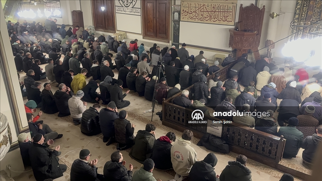 Bursa ve çevre illerde camilerde şehitler için dua edildi