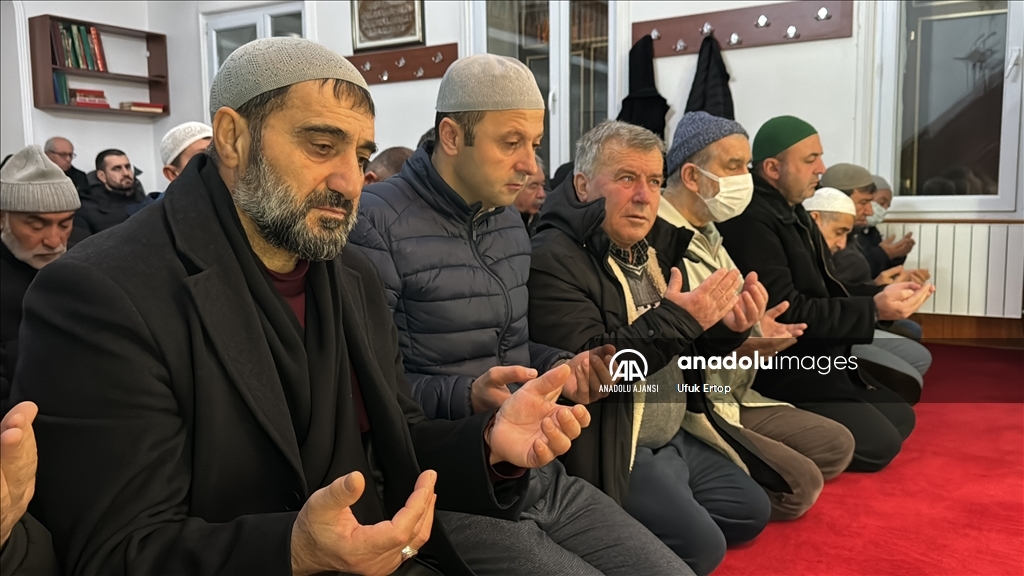 Kırklareli'nde şehitler için sabah namazında dua edildi