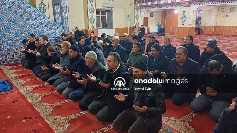Muş'ta şehitler için sabah namazında dua edildi