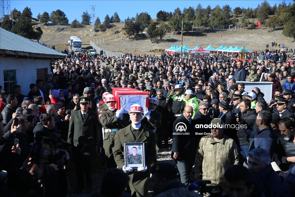 Şehit Sözleşmeli Er Emrullah Gülmez, Kahramanmaraş'ta son yolculuğuna uğurlandı