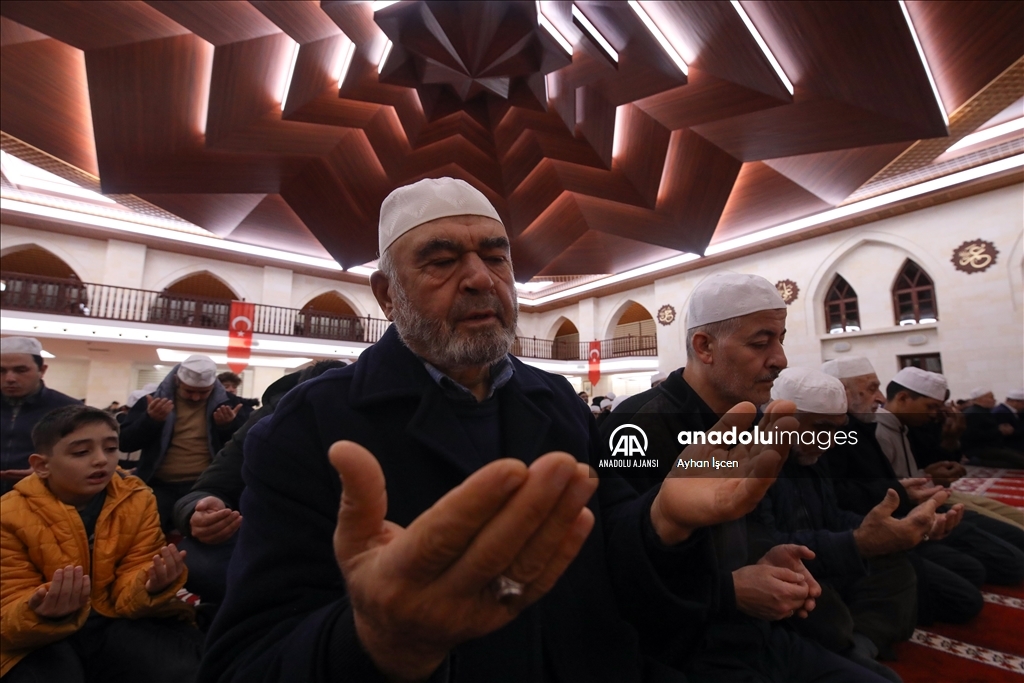 Malatya'da şehitler için sabah namazında dua edildi