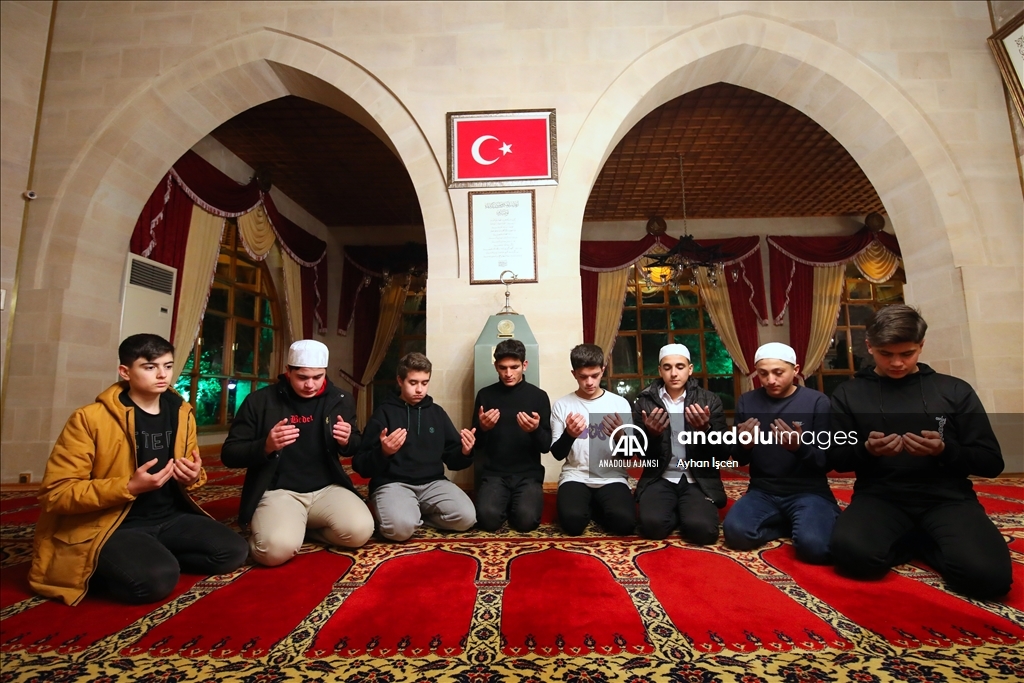 Malatya'da şehitler için sabah namazında dua edildi