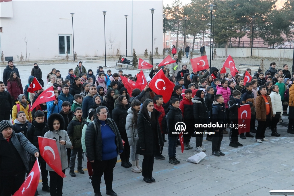 Yozgat'ta okullarda şehitler için saygı duruşunda bulunuldu