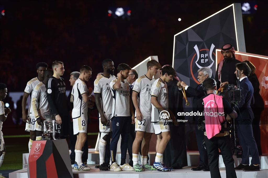 İspanya Süper Kupası, Barcelona'yı 4-1 yenen Real Madrid'in oldu