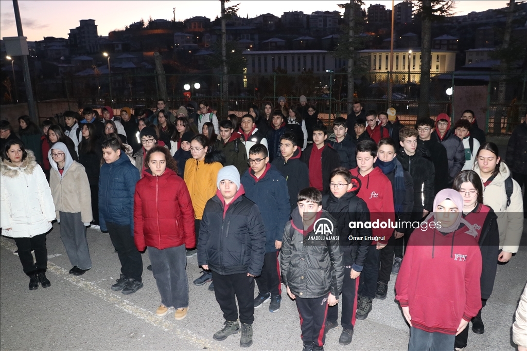 Yozgat'ta tüm okullarda şehitler için bir dakikalık saygı duruşunda bulunuldu