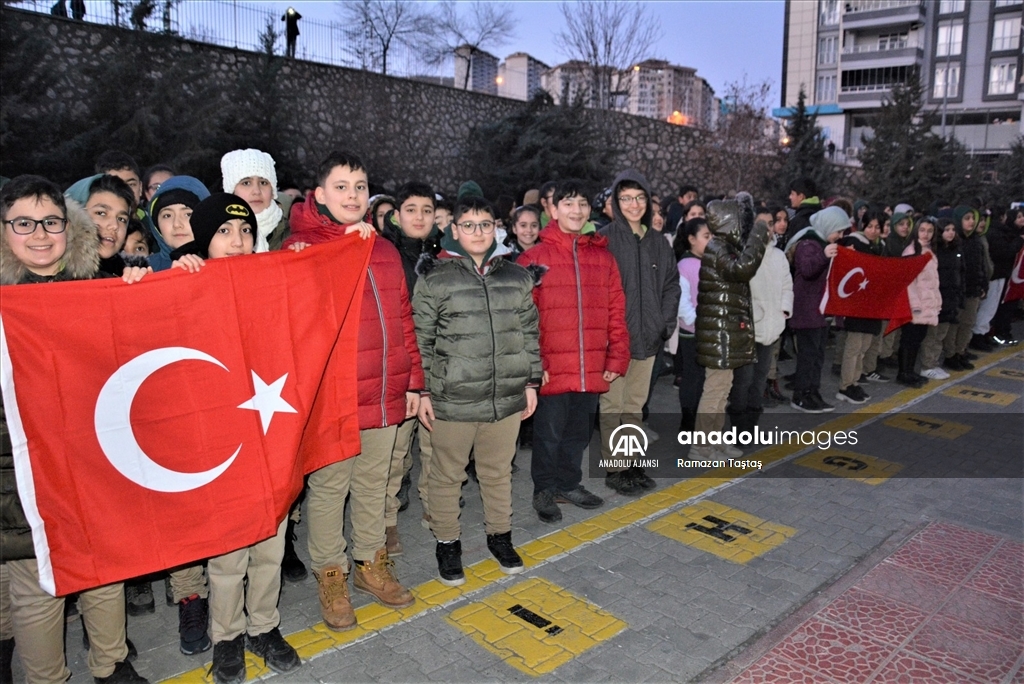 Malatya'da okullarda şehitler için saygı duruşunda bulunuldu