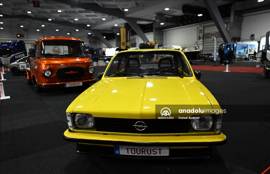 Klasik otomobiller Brüksel’de sergilendi