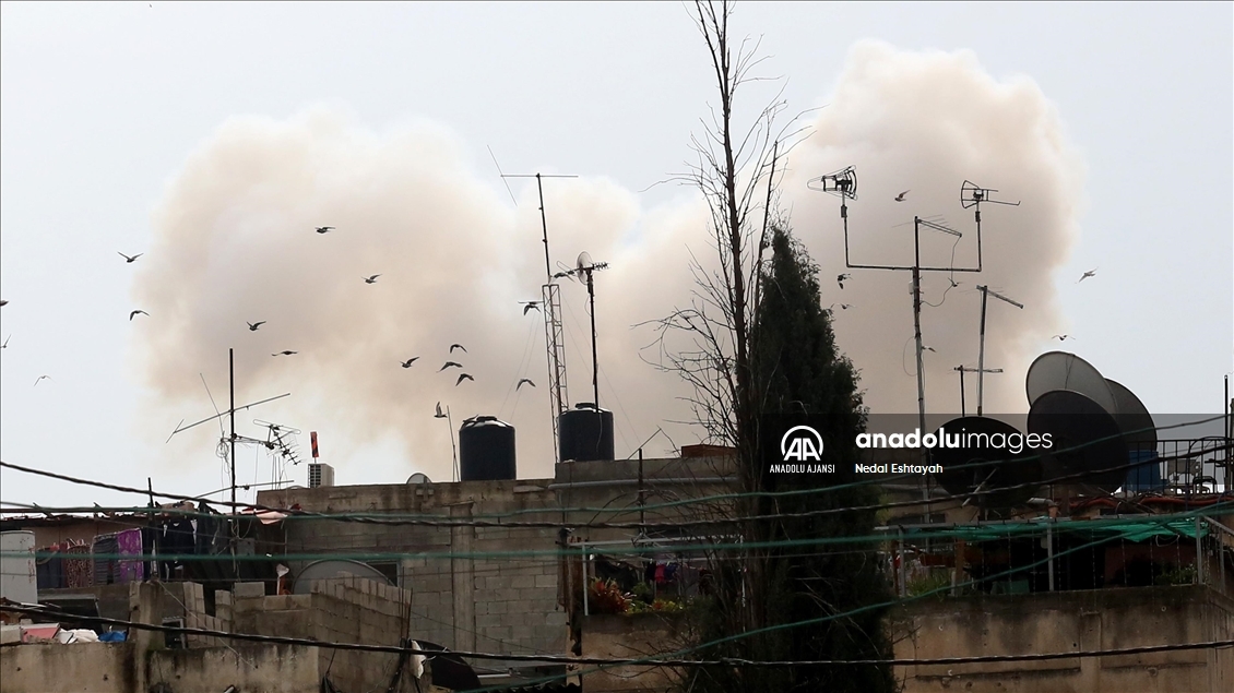 İsrail güçleri Batı Şeria'nın Tulkerim Mülteci Kampı'nda gözaltı ve tahribata devam ediyor