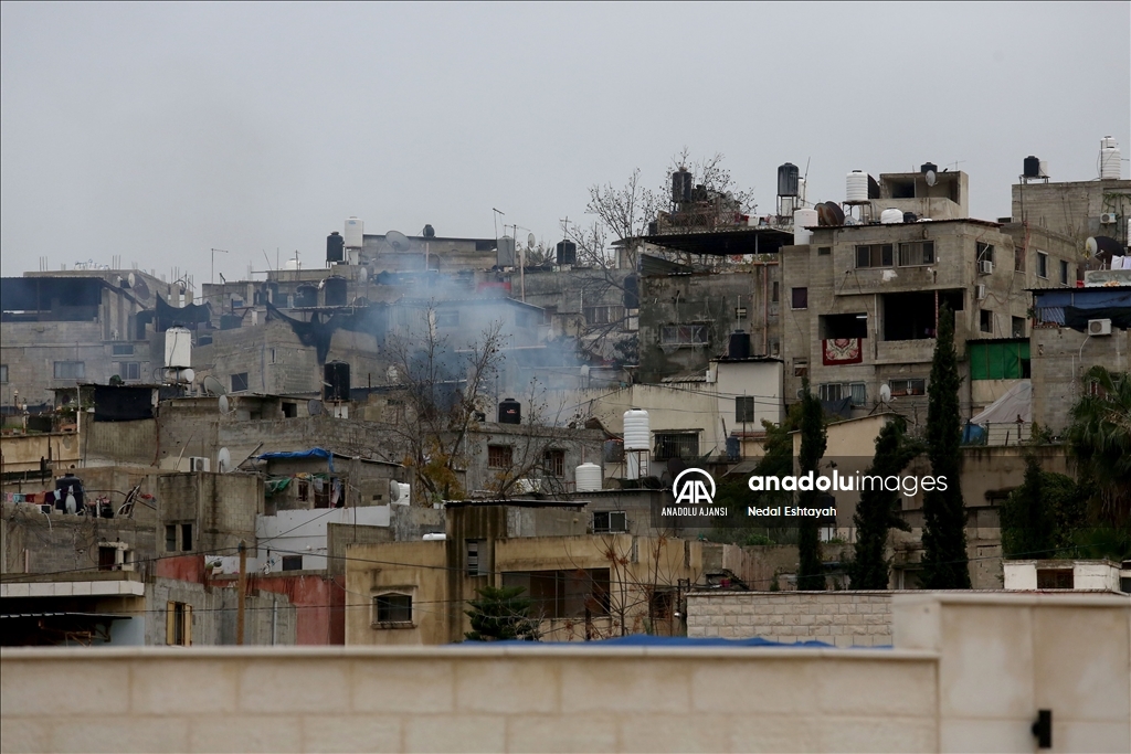 İsrail güçleri Batı Şeria'nın Tulkerim Mülteci Kampı'nda gözaltı ve tahribata devam ediyor