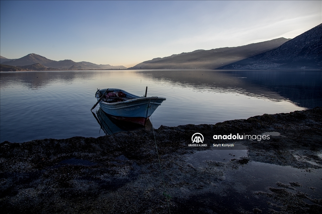 Eğirdir gölünün su seviyesi azaldı