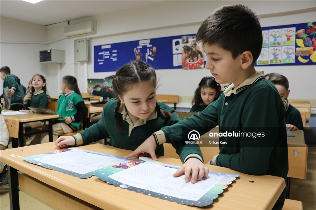 Karabük'te öğrenciler karne heyecanı yaşadı