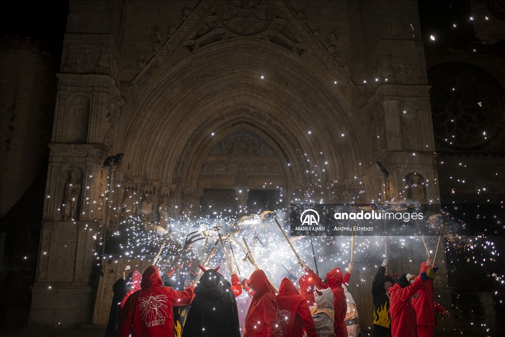 İspanya'nın Morella kentinde geleneksel Sant Antoni Festivali kutlandı