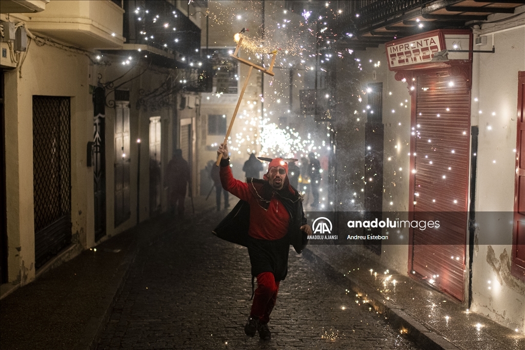 İspanya'nın Morella kentinde geleneksel Sant Antoni Festivali kutlandı