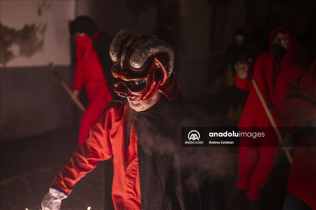 İspanya'nın Morella kentinde geleneksel Sant Antoni Festivali kutlandı