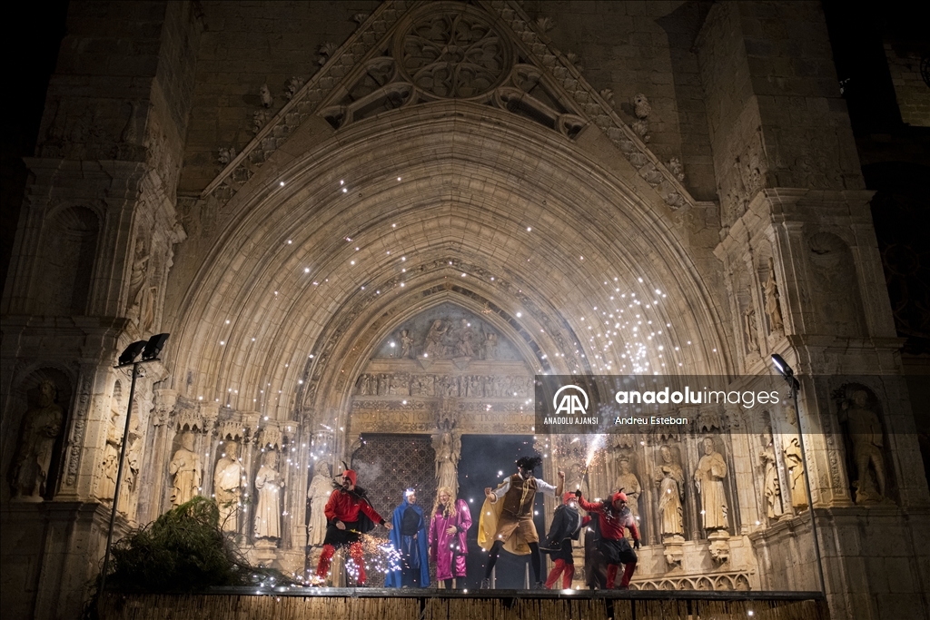 İspanya'nın Morella kentinde geleneksel Sant Antoni Festivali kutlandı