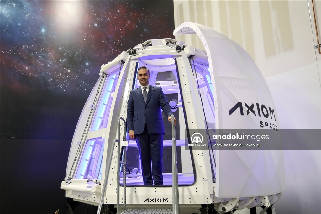 Bakan Kacır, Axiom Space firmasının Uzay İstasyonu Geliştirme Tesisinde incelemelerde bulundu