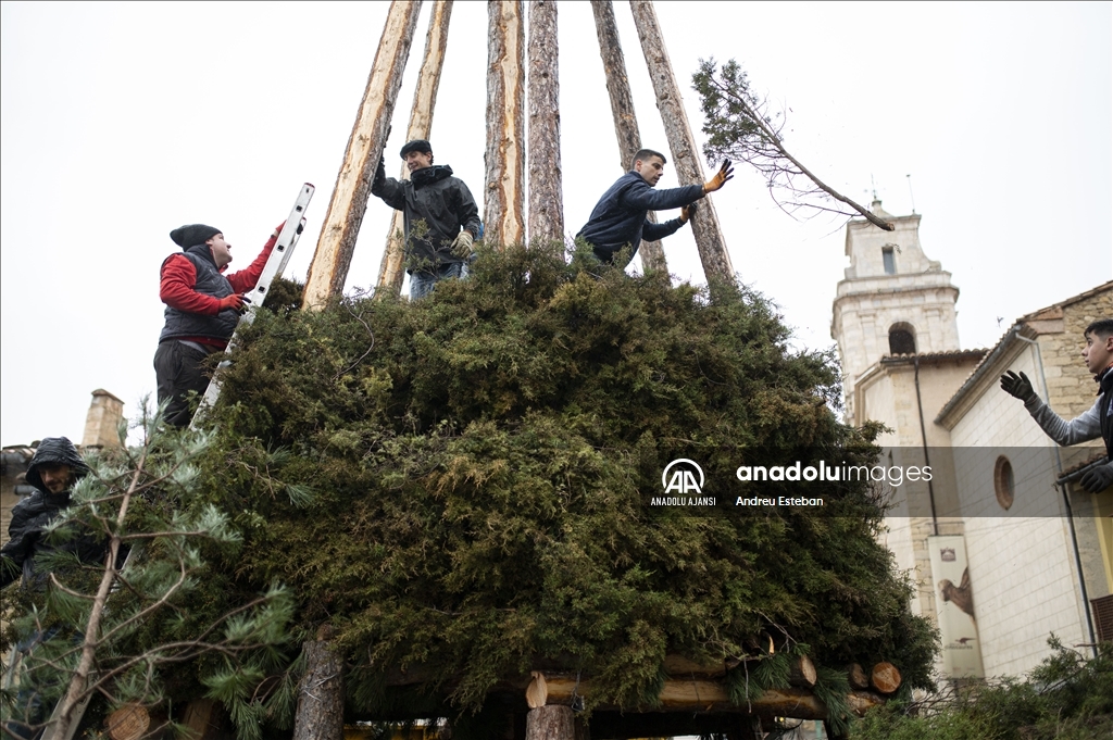 İspanya'nın Morella kentinde geleneksel Sant Antoni Festivali hazırlıkları