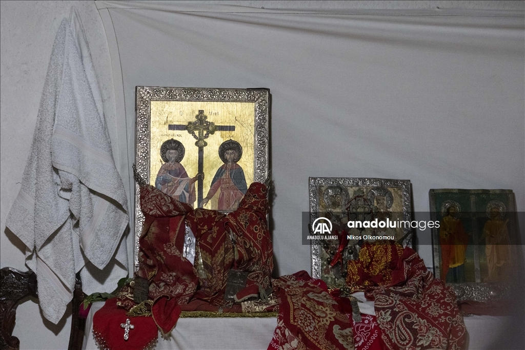 Yunanistan'da ''Anastenaria'' yalın ayak ateş yürüyüşü ritüeli düzenlendi