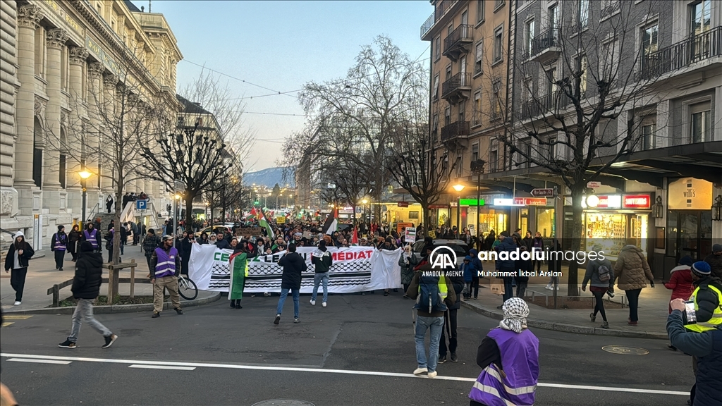 Genève: Des milliers de manifestants solidaires avec la Palestine malgré le froid glacial 