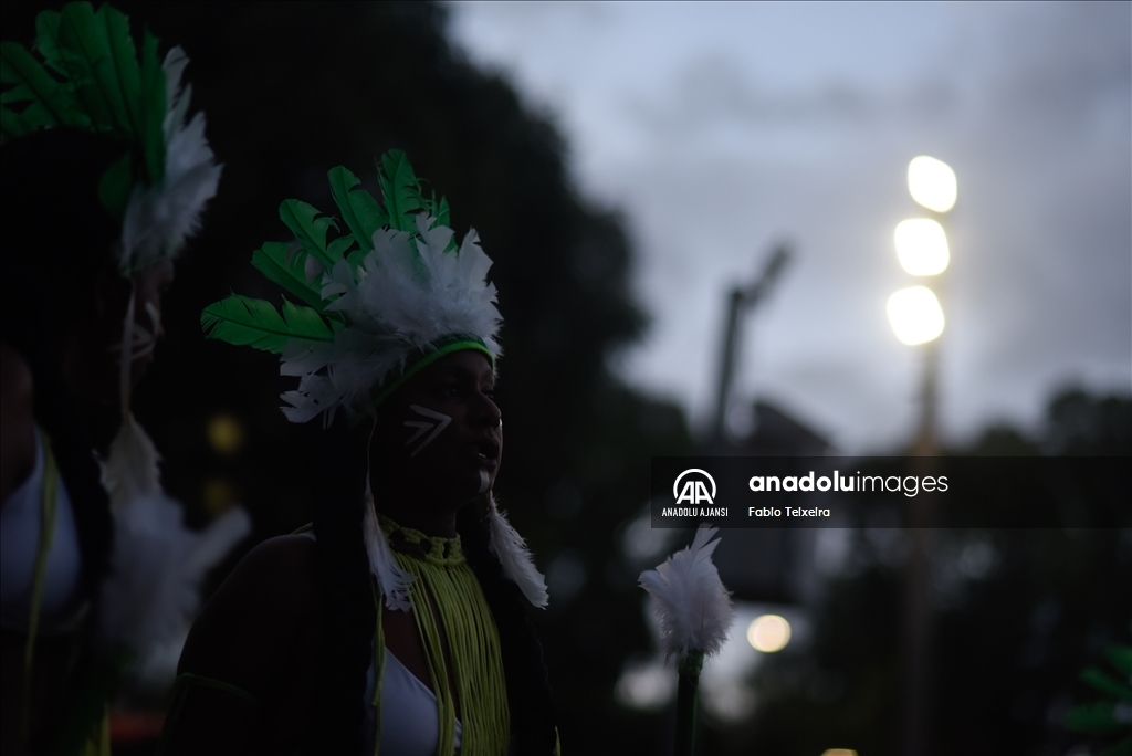 Brezilya'da Rio Karnavalı öncesi dans okulu provaları