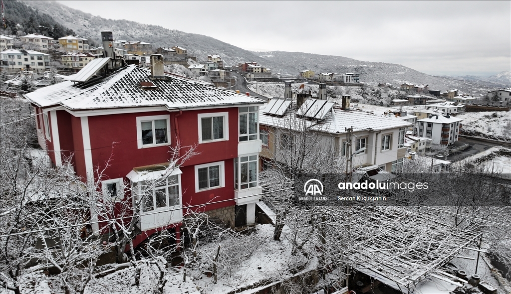 Kayseri'nin yüksek kesimlerinde kar yağışı etkili oldu