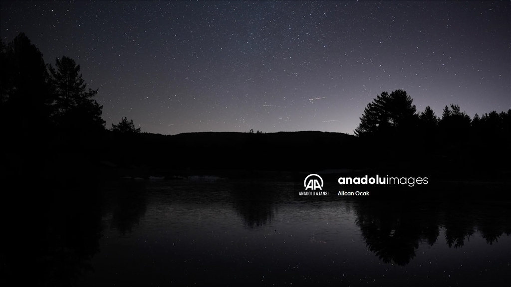 Işık Dağı'nda yıldızlı gece