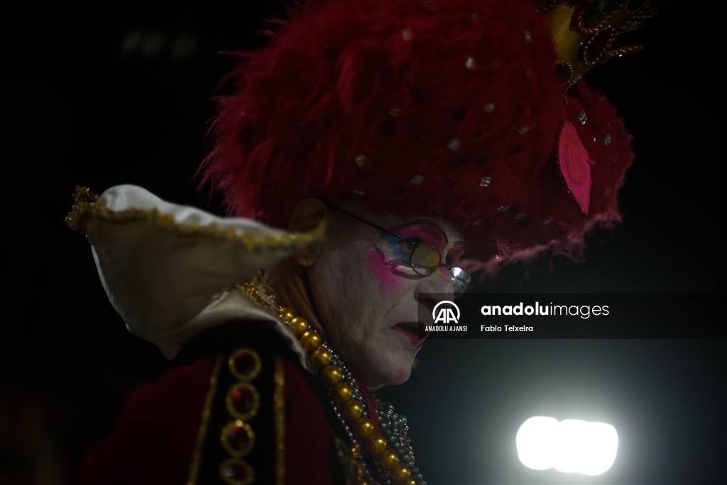 Brezilya'da Rio Karnavalı öncesi dans okulu provaları