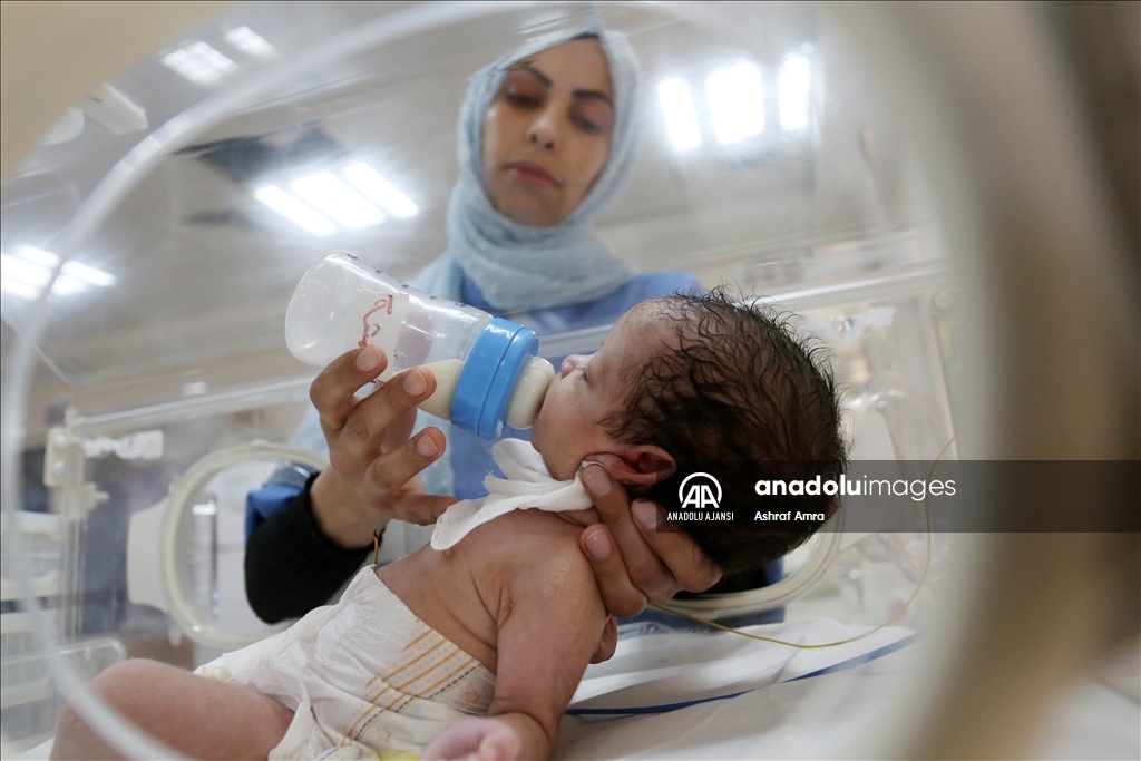 İsrail'in Gazze'ye saldırısında ölen annenin karnındaki bebek kurtarıldı