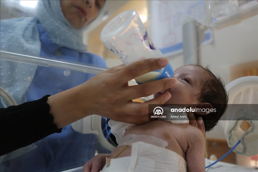 İsrail'in Gazze'ye saldırısında ölen annenin karnındaki bebek kurtarıldı
