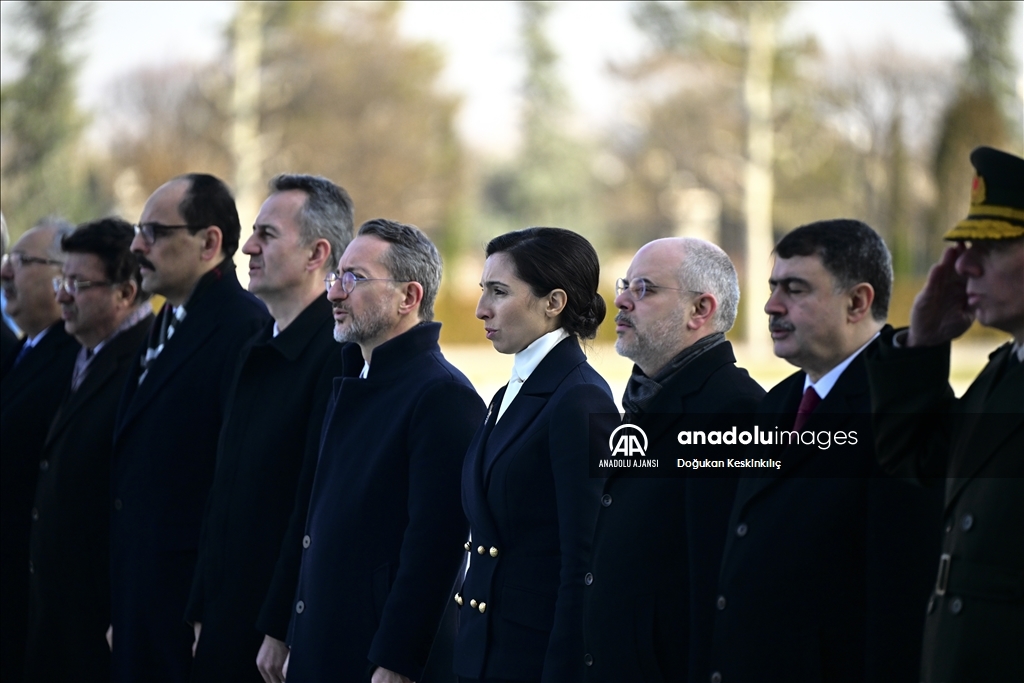 İran Cumhurbaşkanı Reisi, resmi törenle karşıladı