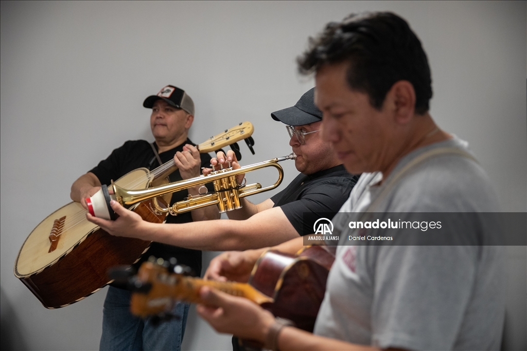 Meksika'nın ilk Mariachi Okulu 'Ollin Yoliztli Garibaldi'