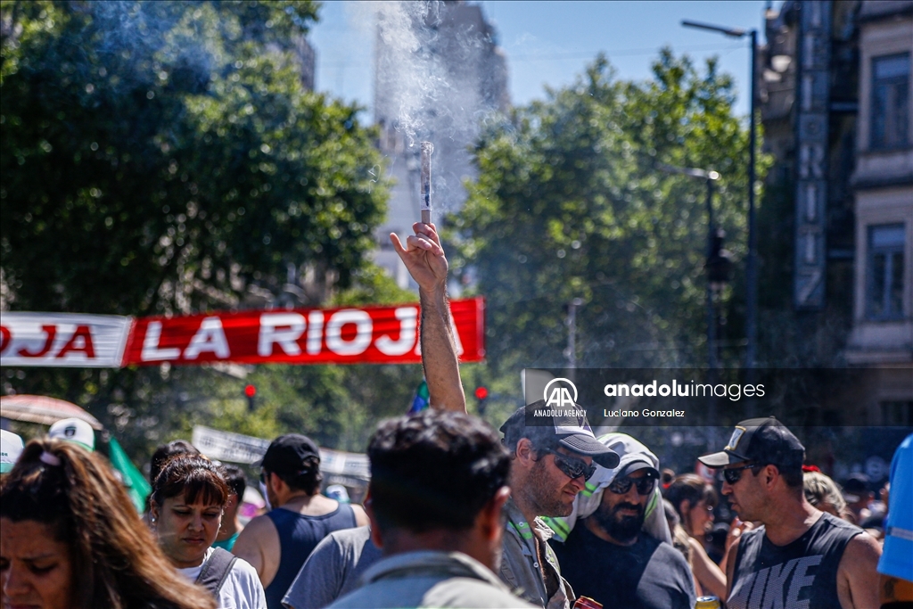 В Аргентине прошла демонстрация против реформ президента Милея