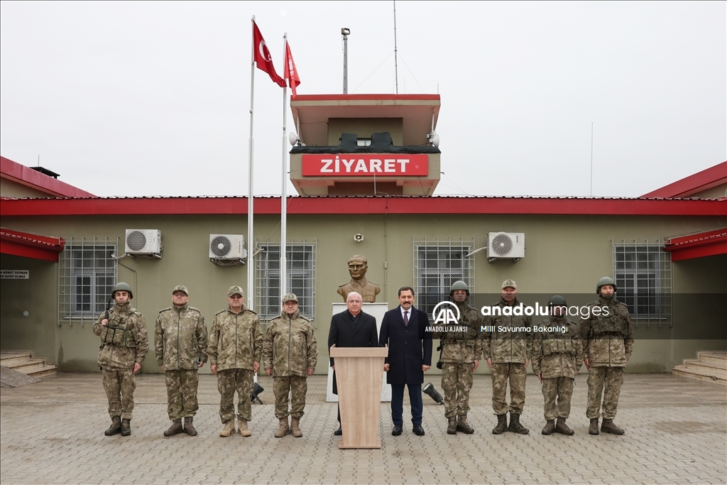 Bakan Güler, Hatay'daki Ziyaret Hudut Karakolu'nda denetlemelerde bulundu