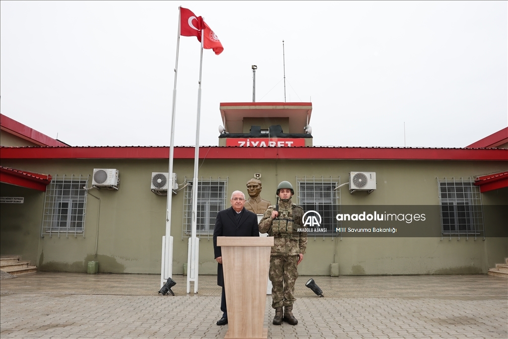Bakan Güler, Hatay'daki Ziyaret Hudut Karakolu'nda denetlemelerde bulundu