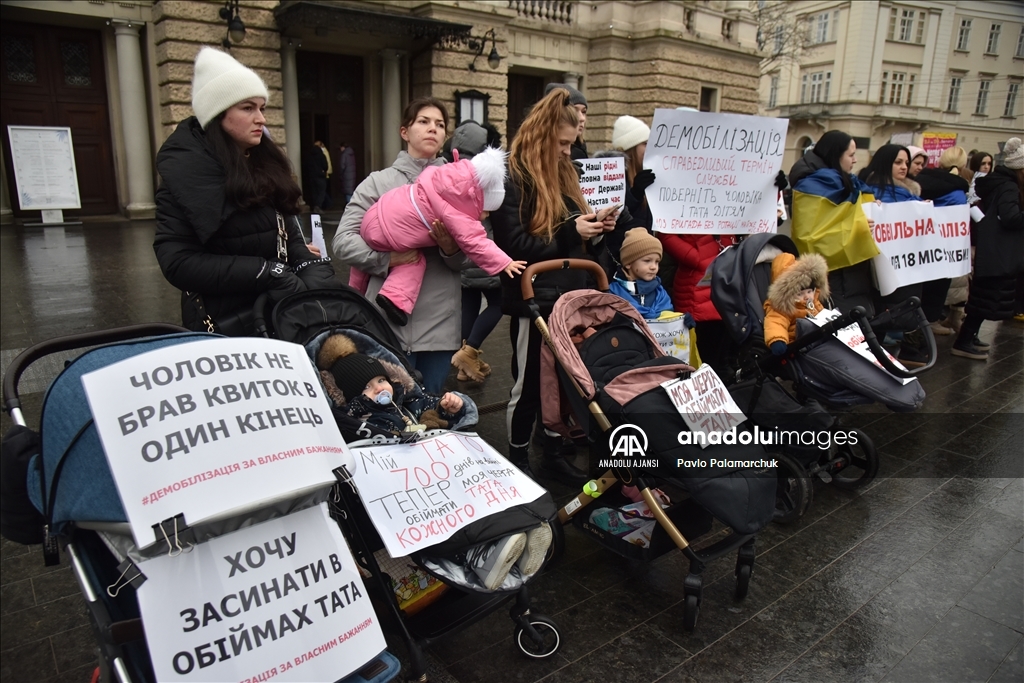 Lviv'de terhis yasasının kabulünü talep eden gösteri düzenlendi