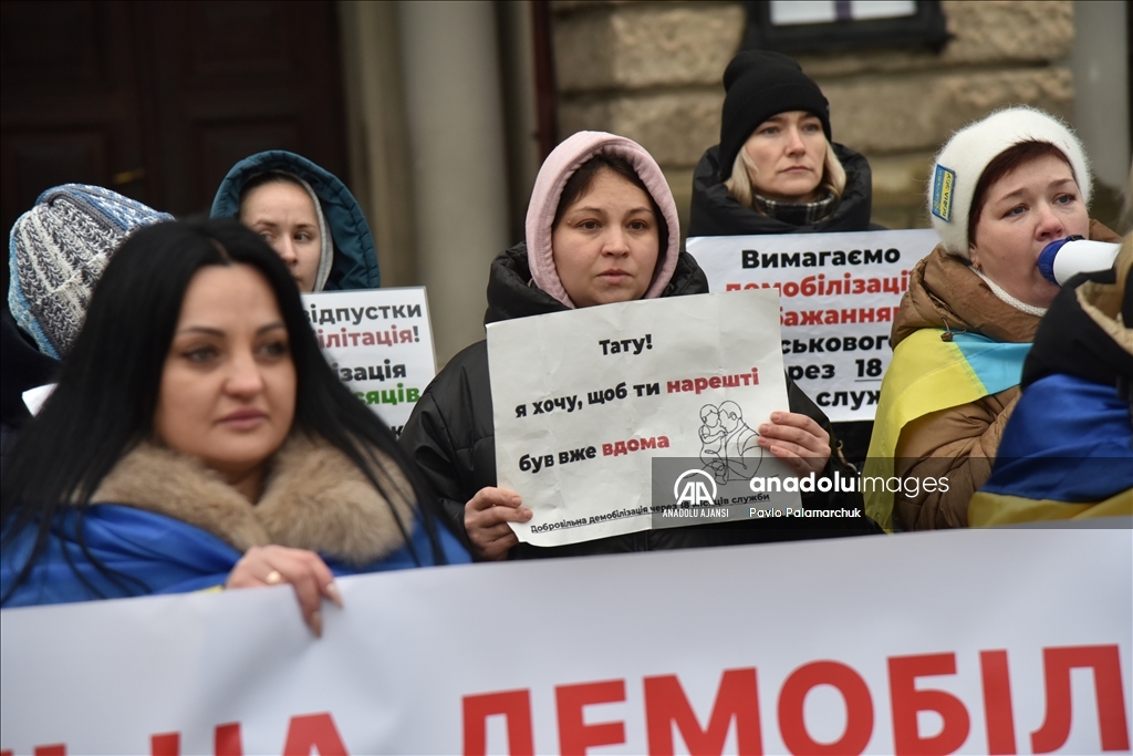 Lviv'de terhis yasasının kabulünü talep eden gösteri düzenlendi
